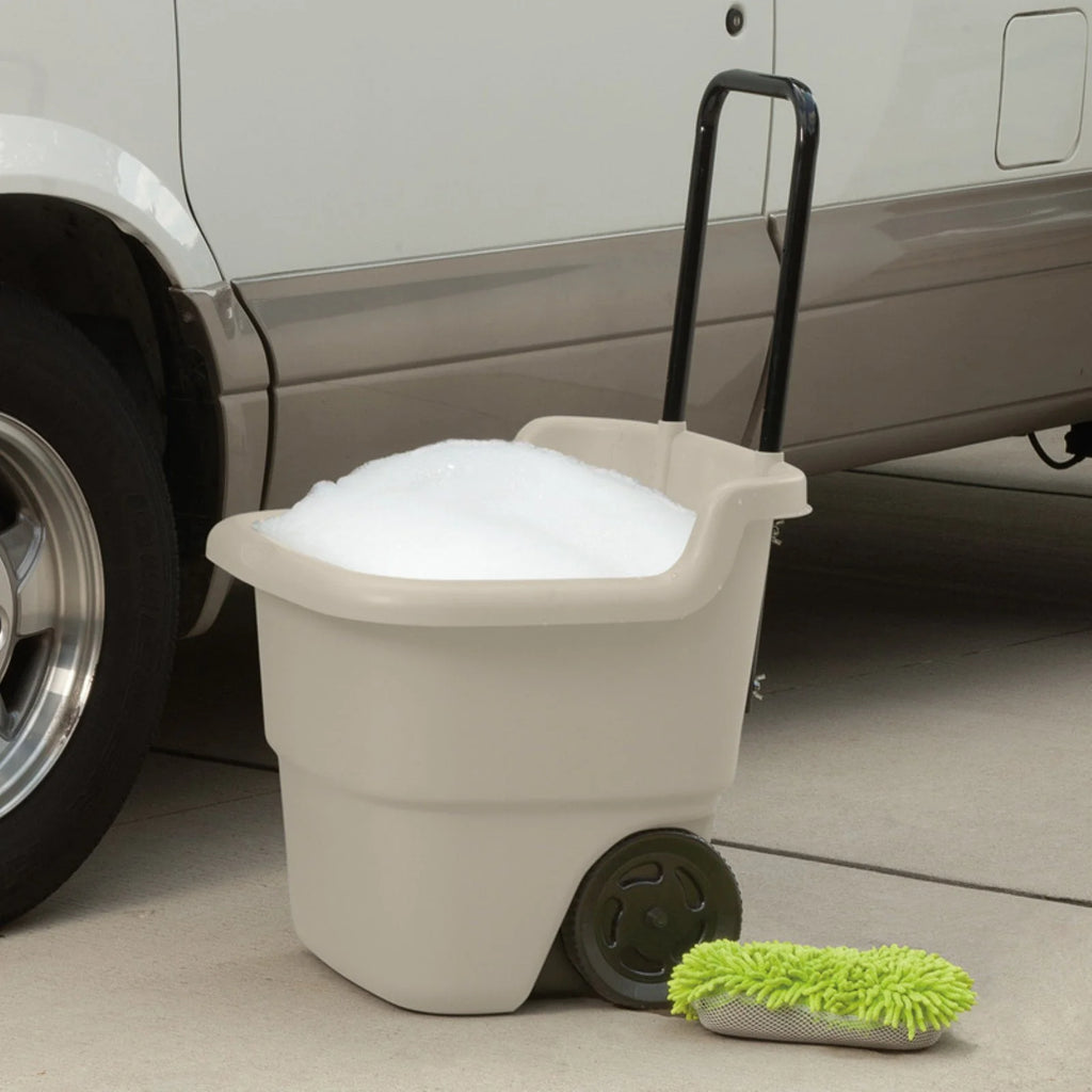 15 Gallon Resin Rolling Lawn Utility Cart R3053
