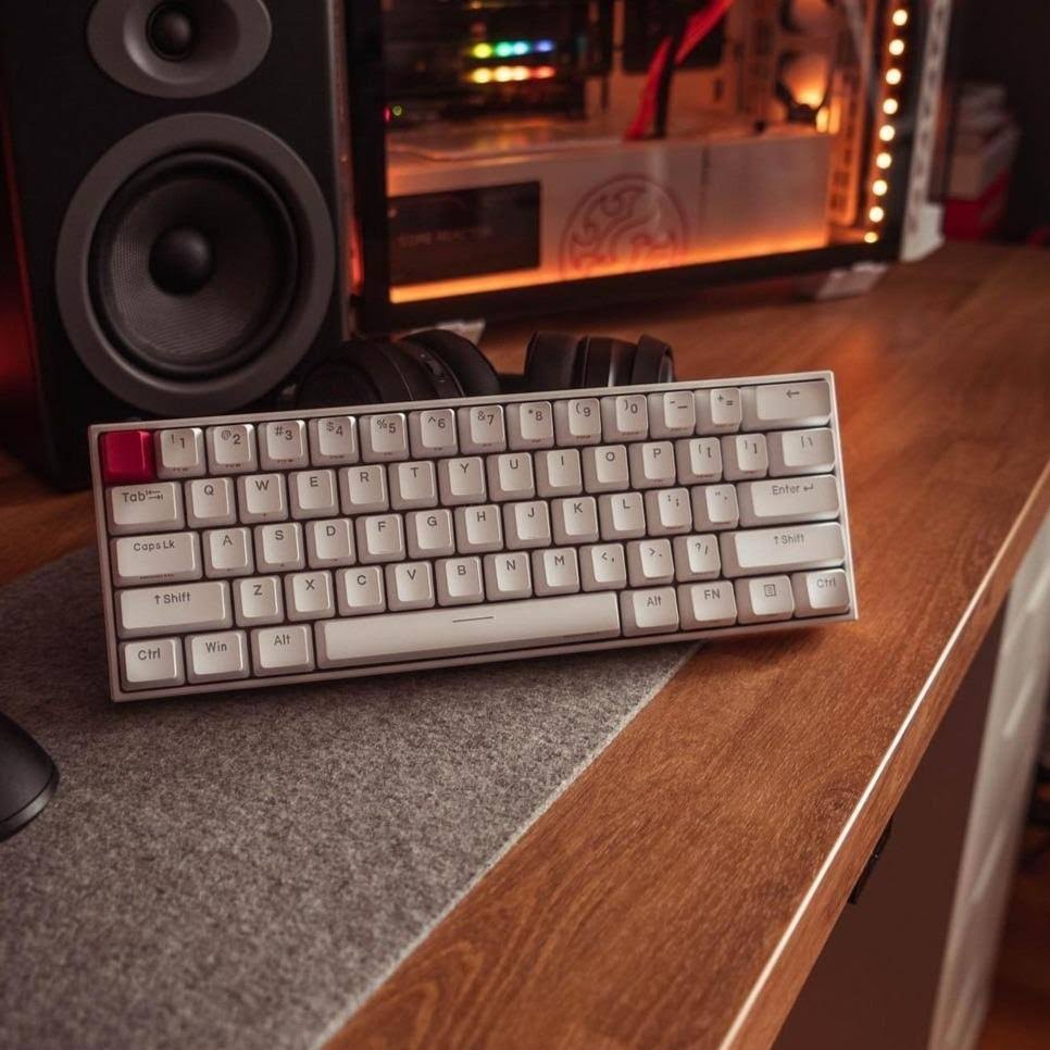 60% Mechanical Keyboard with Bluetooth 5 Y251
