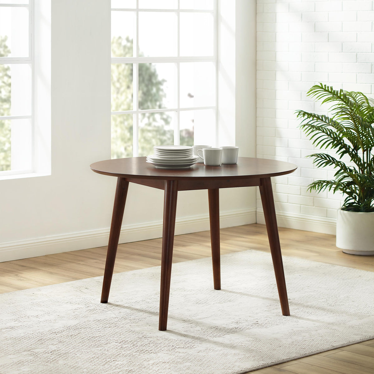 Mahogany Wood Round Dining Table I68309