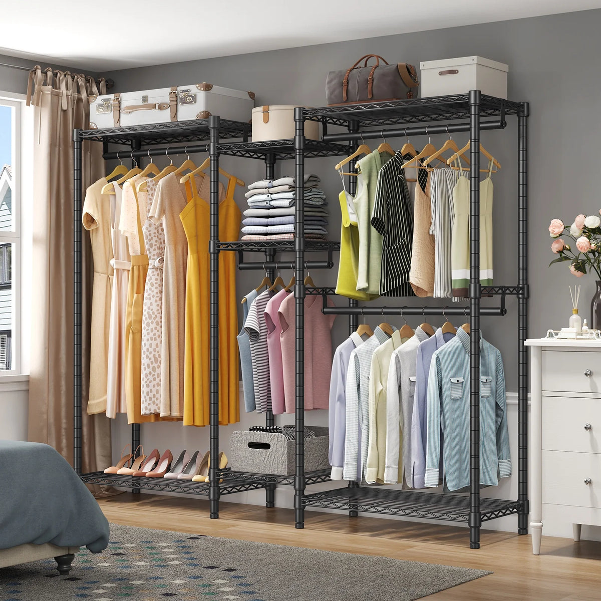 Black Freestanding Wire Garment Rack M491078