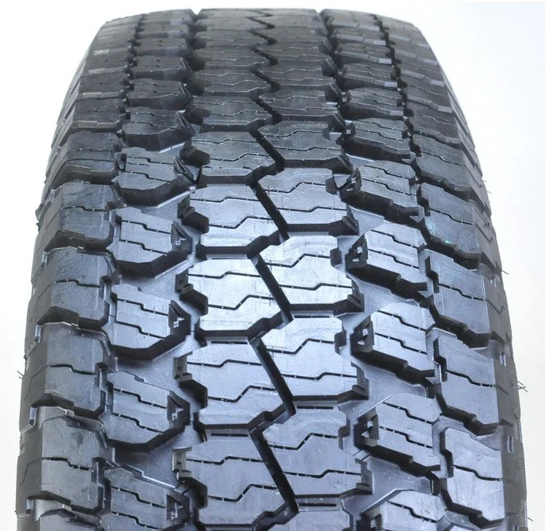 P265/70R17 113S All-Season Tire N777