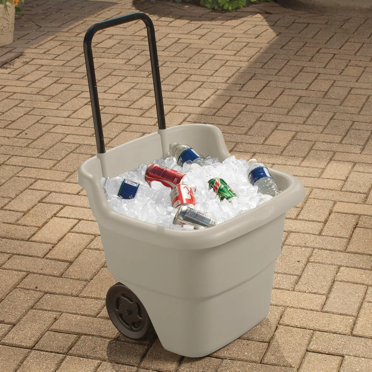 15 Gallon Resin Rolling Lawn Utility Cart R3053