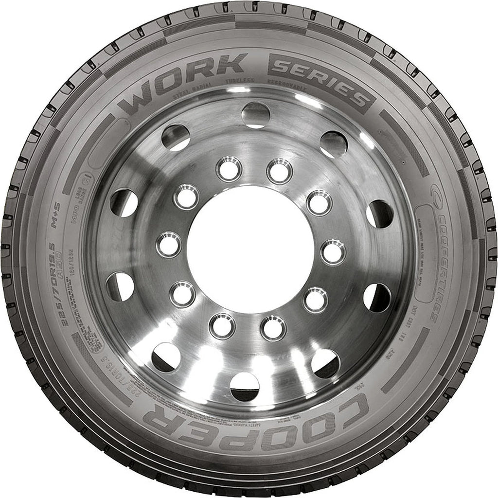 245/70R19.5 Commercial Tire P6334